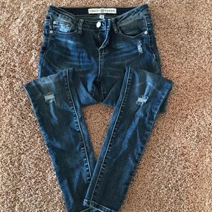 Distressed skinny jeans